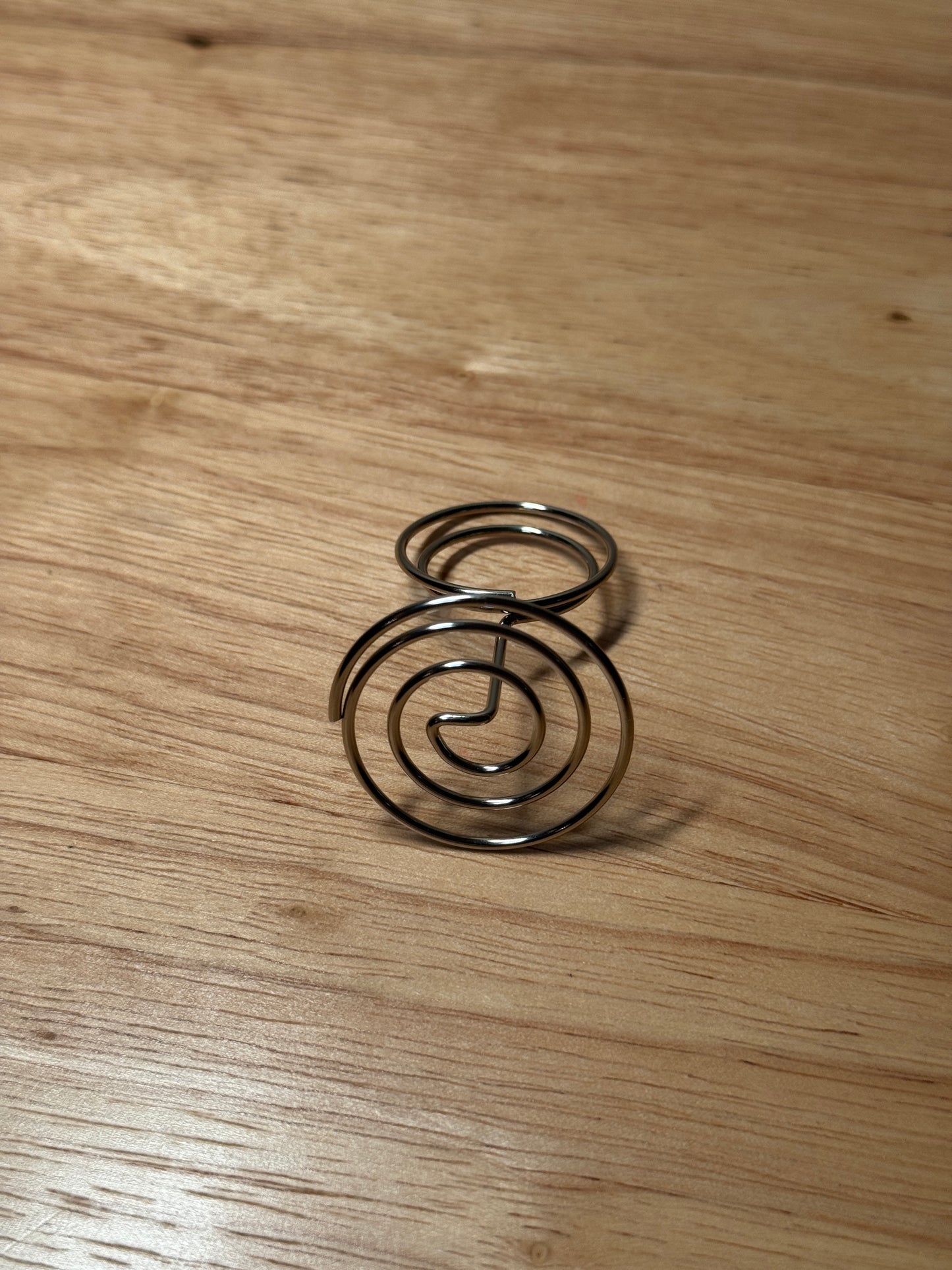 Short Circle-Shaped Leaf Holder