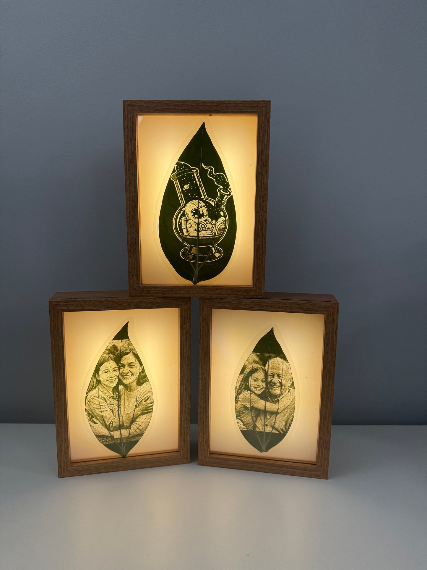 6.5 Inch Light-Up Display Frame & 1 Laser Engraved & Laminated Leaf