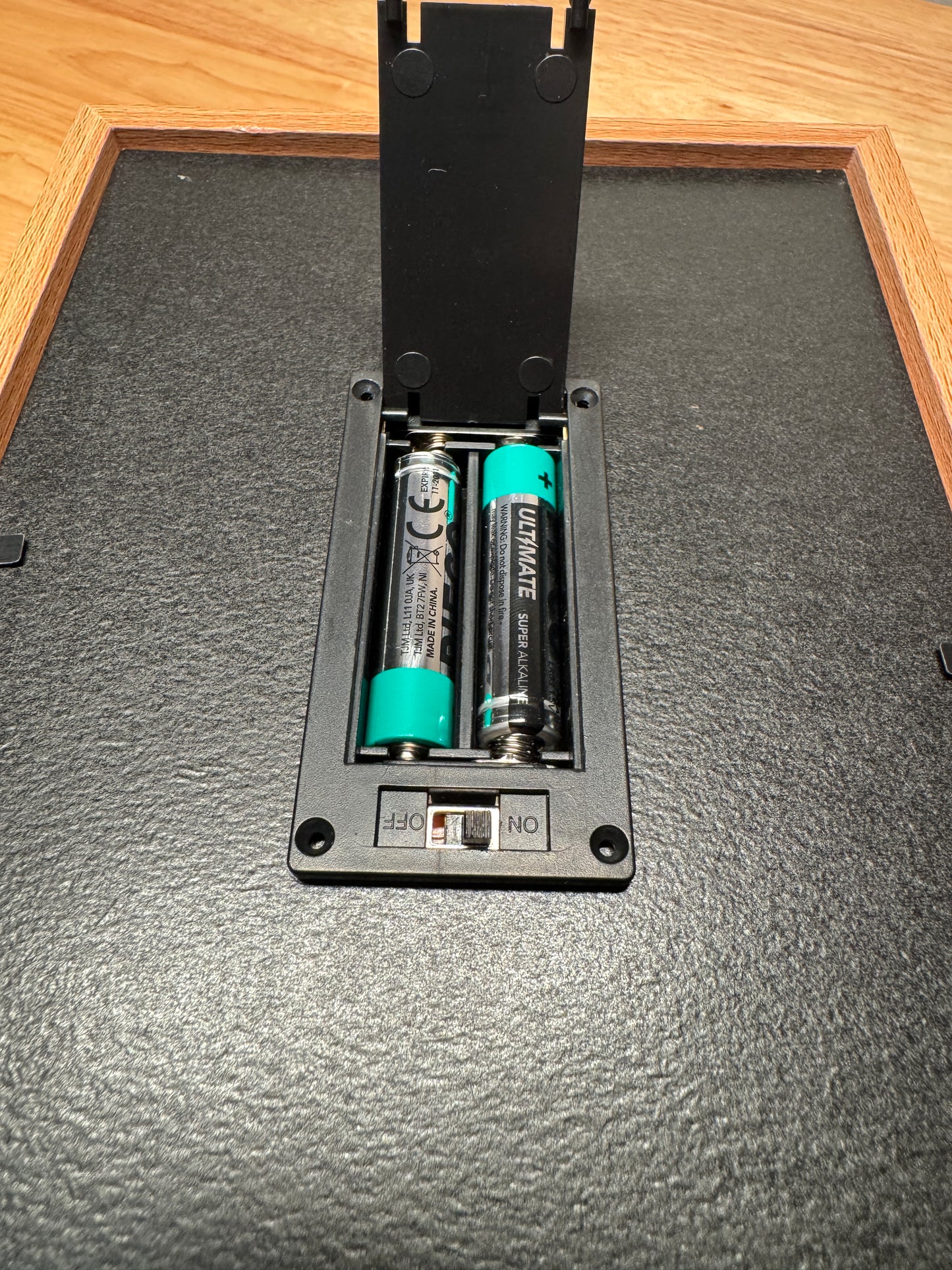 8-Inch Light-Up Display Frame & 1 Laser Engraved & Laminated Leaf