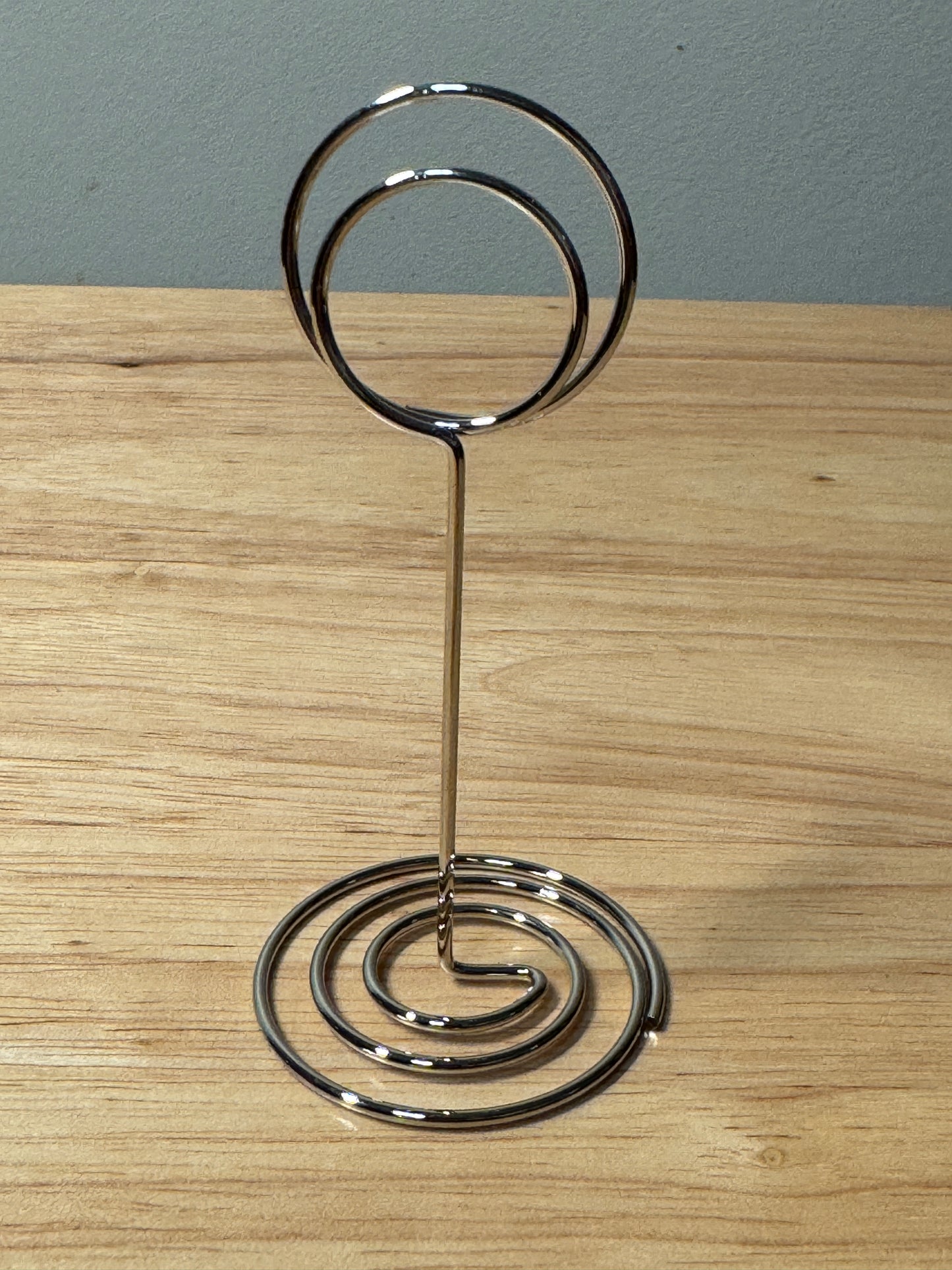 Tall Circle-Shaped Leaf Holder