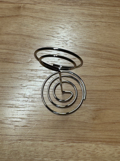 Tall Circle-Shaped Leaf Holder