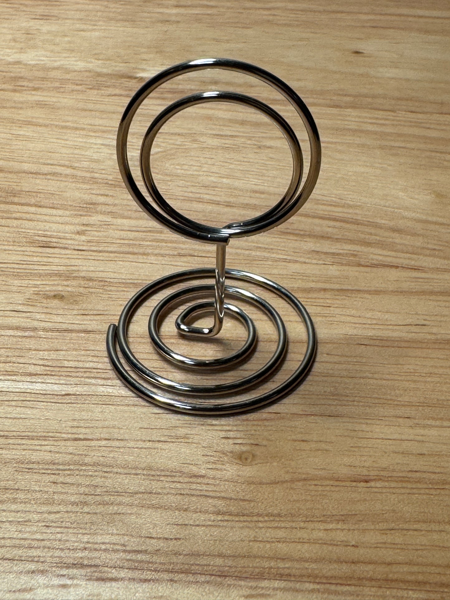 Short Circle-Shaped Leaf Holder