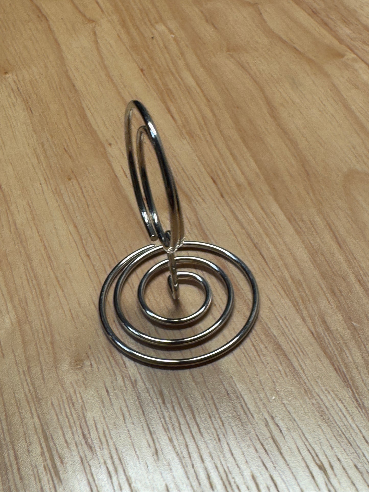 Short Circle-Shaped Leaf Holder