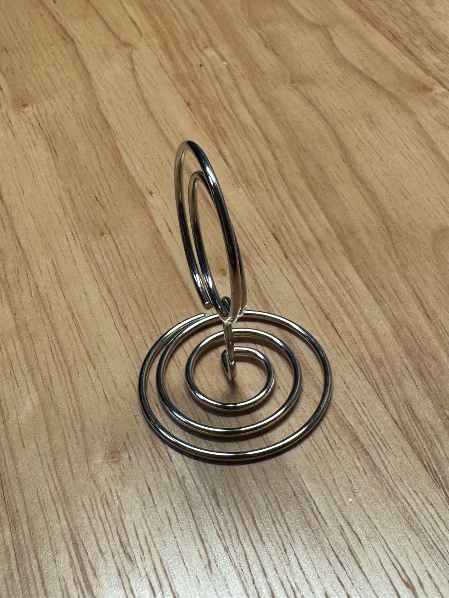 Short Circle-Shaped Leaf Holder