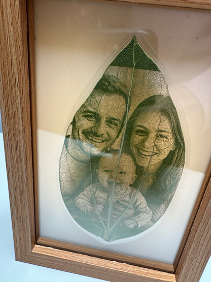 6.5 Inch Light-Up Display Frame & 1 Laser Engraved & Laminated Leaf