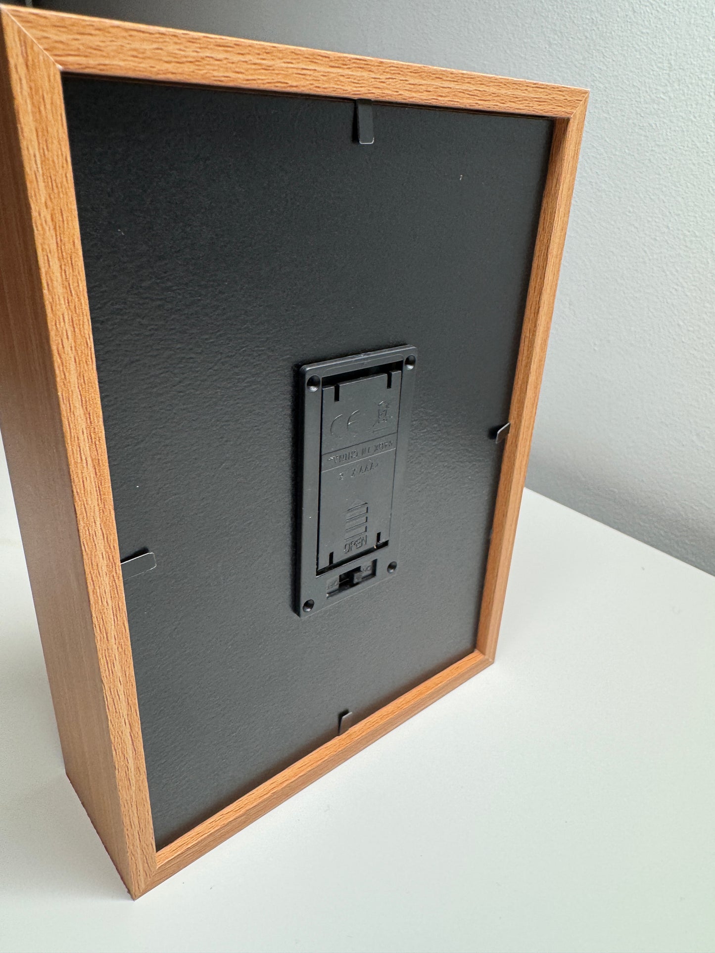 6.5 Inch Light-Up Display Frame & 1 Laser Engraved & Laminated Leaf