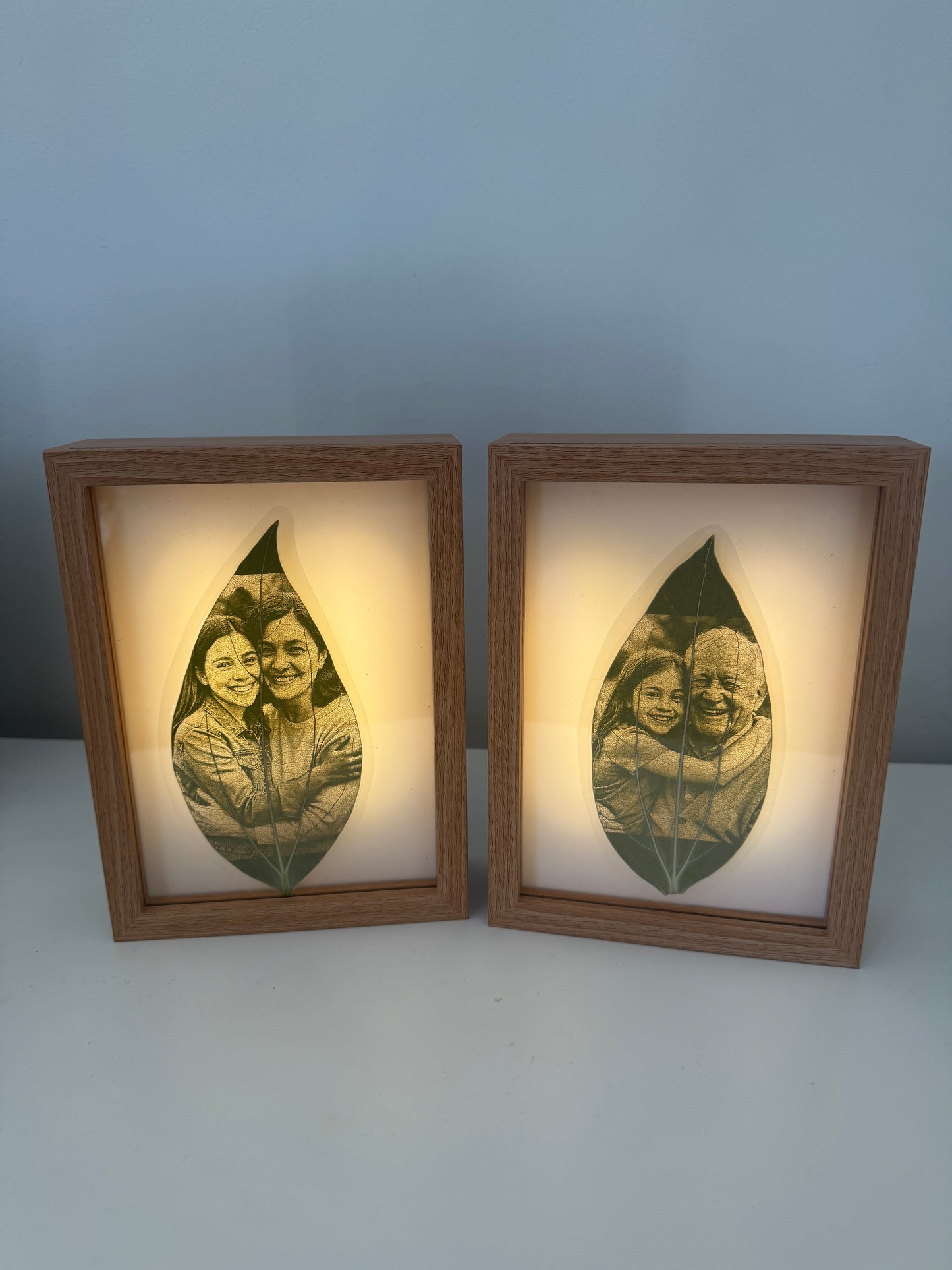 6.5 Inch Light-Up Display Frame & 1 Laser Engraved & Laminated Leaf