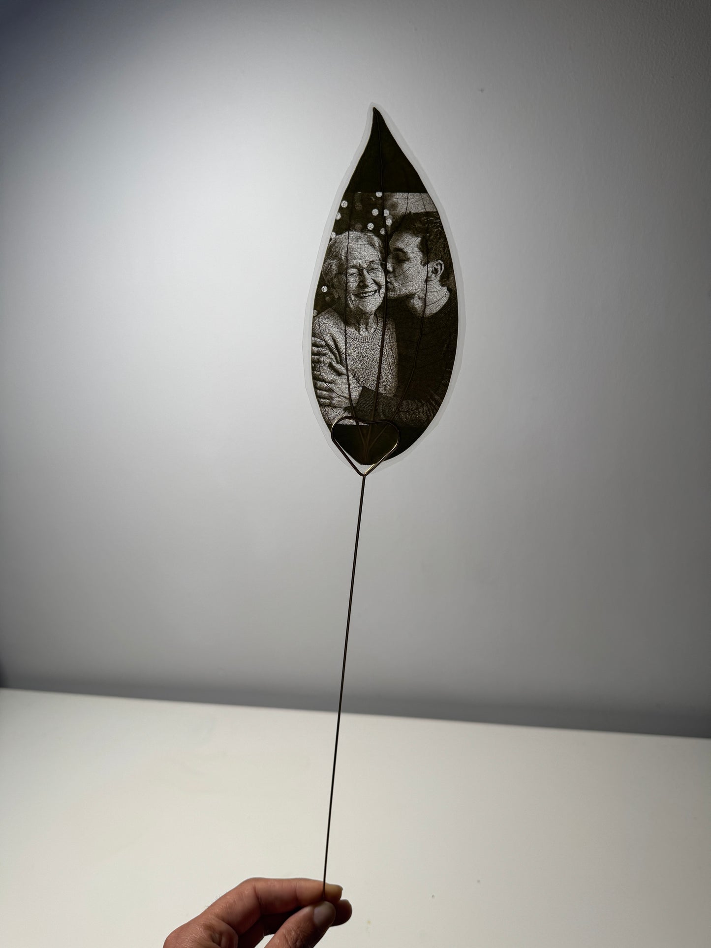 Heart-Shaped Long Metal Leaf Holder (Leaf not included)