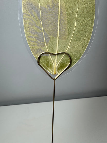 Heart-Shaped Long Metal Leaf Holder (Leaf not included)
